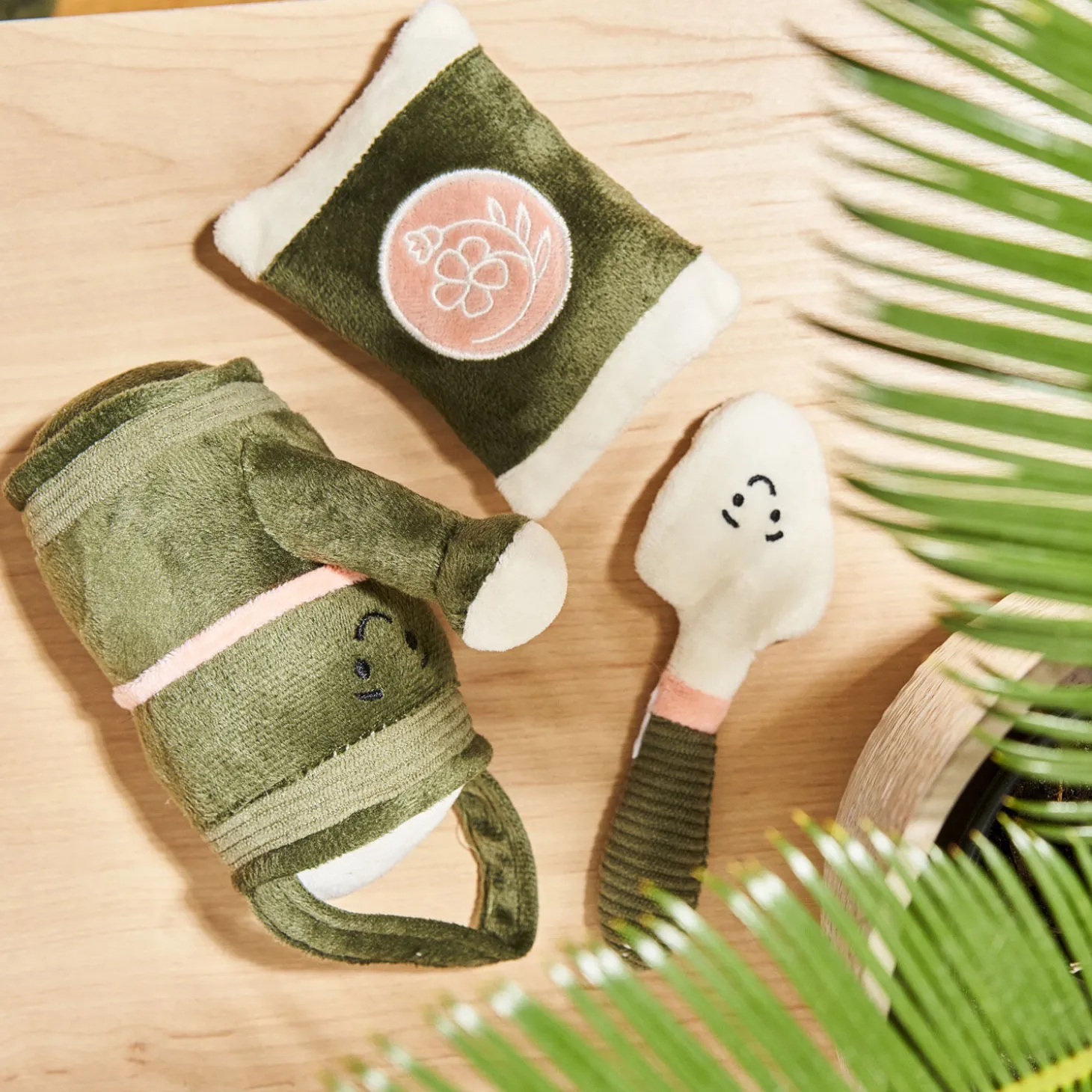 Garden Shovel Plush Toy for Dogs