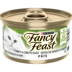 Turkey and giblets wet food for adult cats