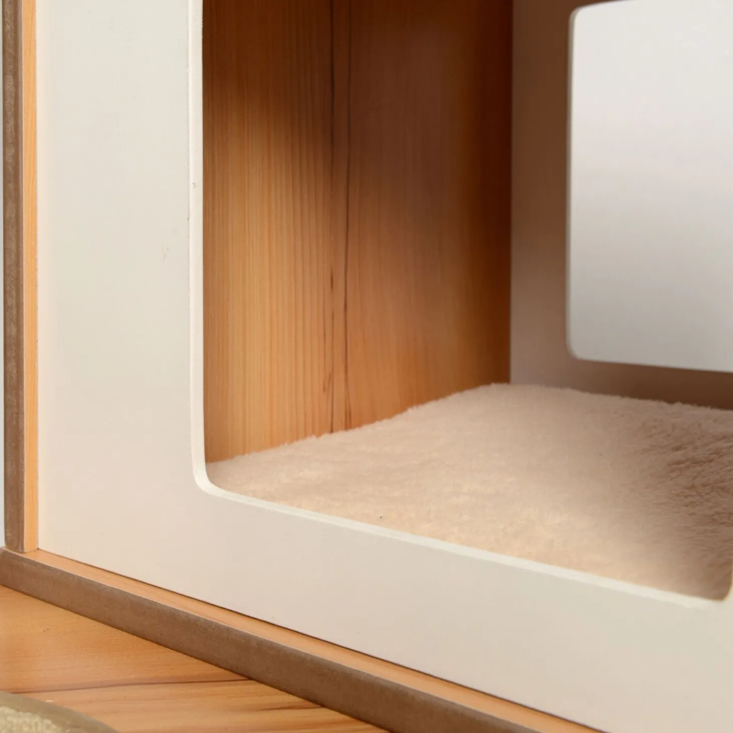 V-Double walnut colored wood cat tree